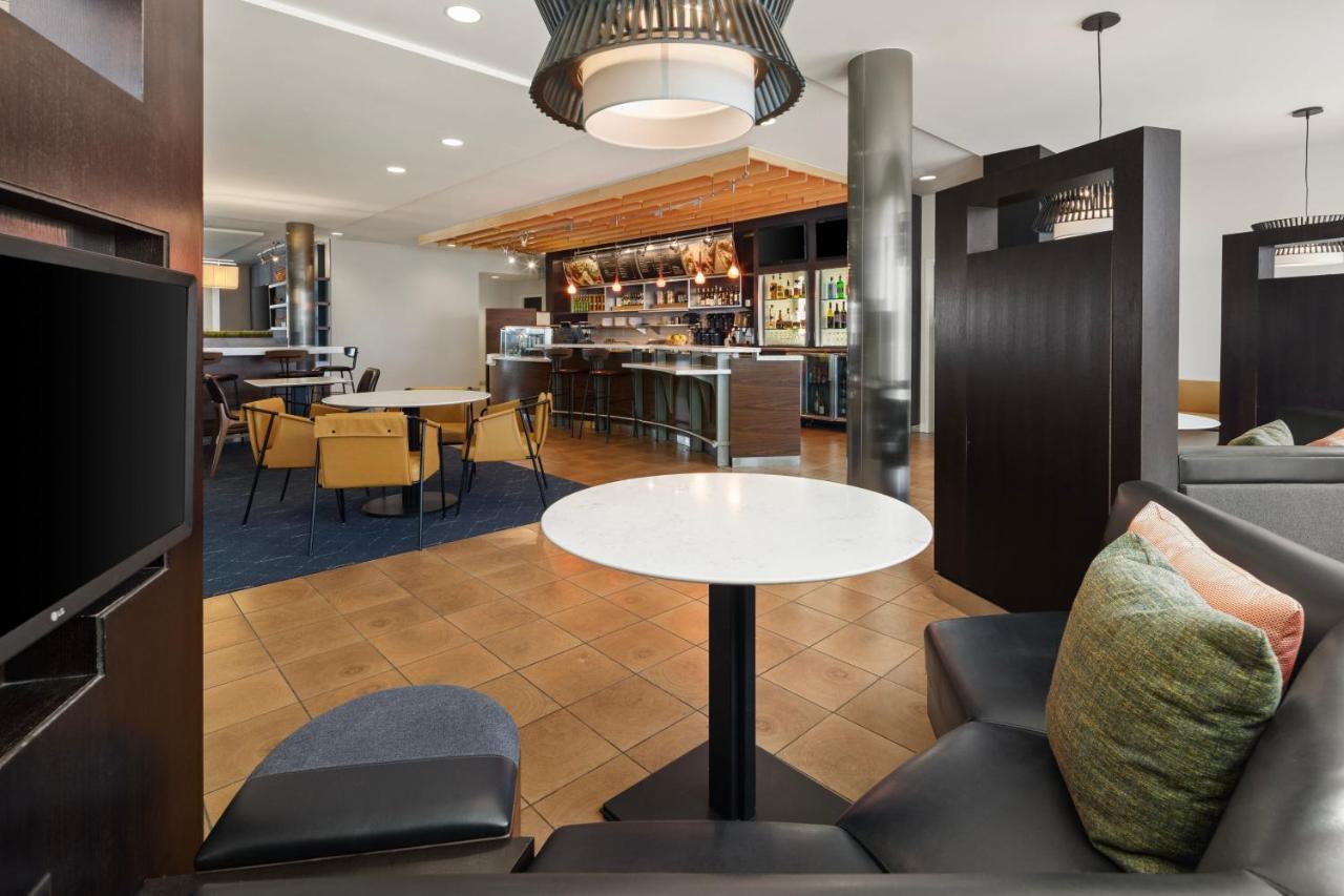 Courtyard Mankato Hotel & Event Center Екстериор снимка