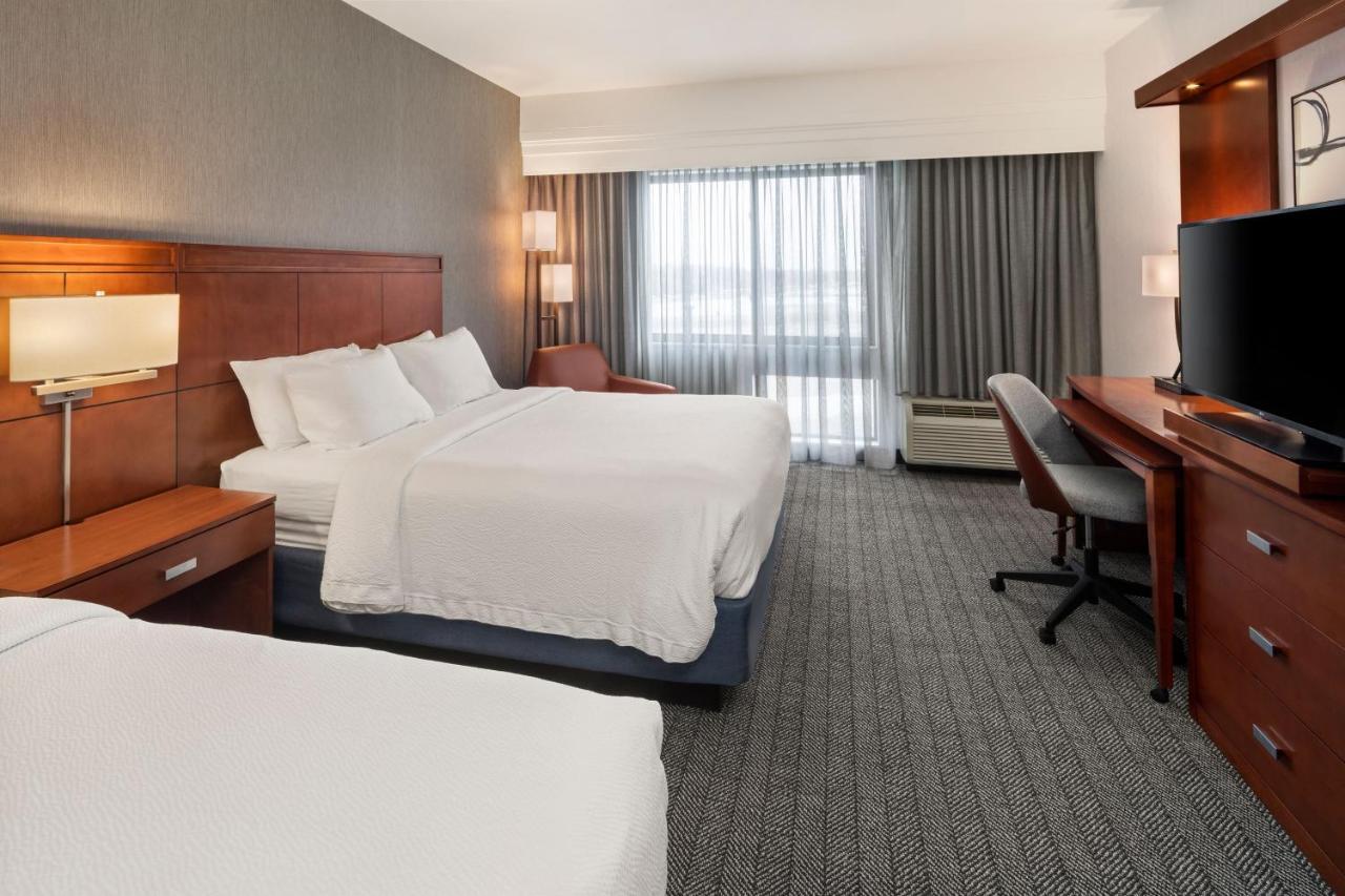 Courtyard Mankato Hotel & Event Center Екстериор снимка