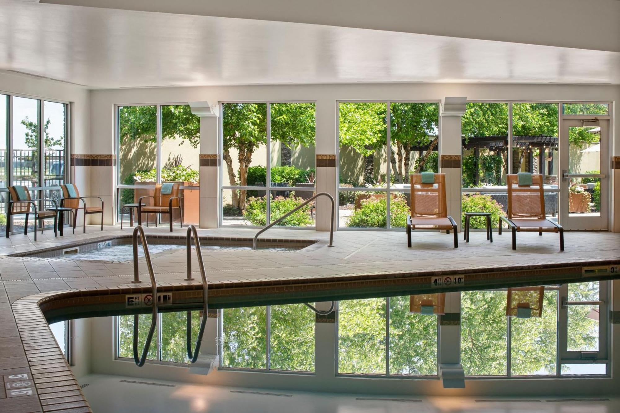 Courtyard Mankato Hotel & Event Center Екстериор снимка