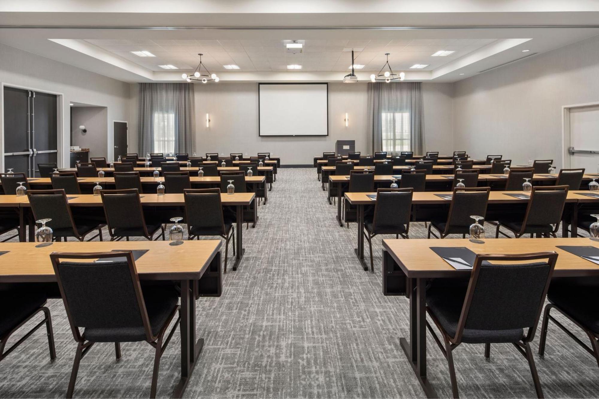 Courtyard Mankato Hotel & Event Center Екстериор снимка