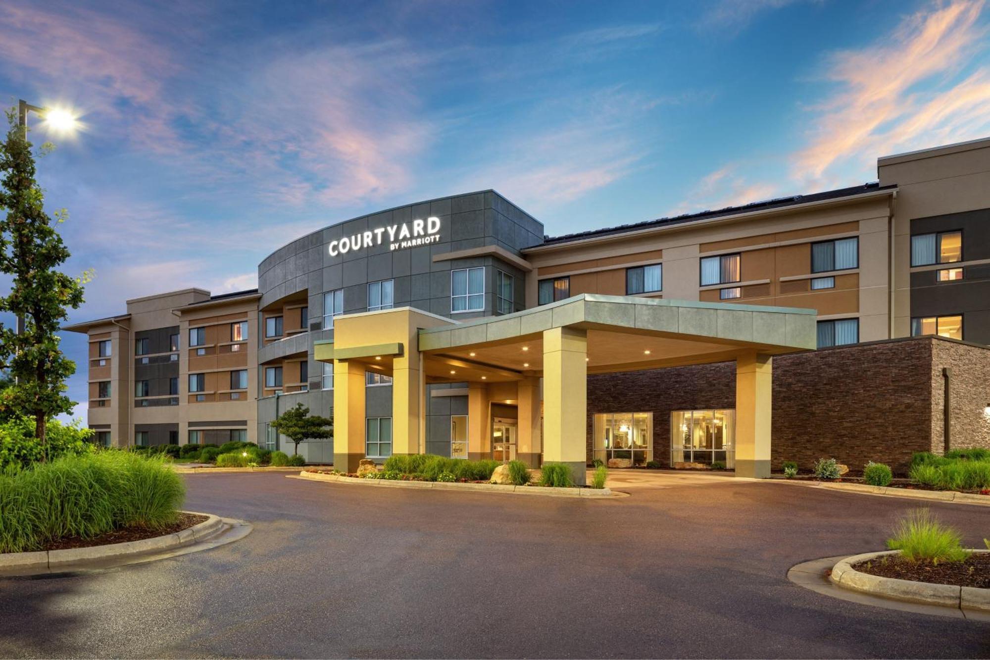 Courtyard Mankato Hotel & Event Center Екстериор снимка