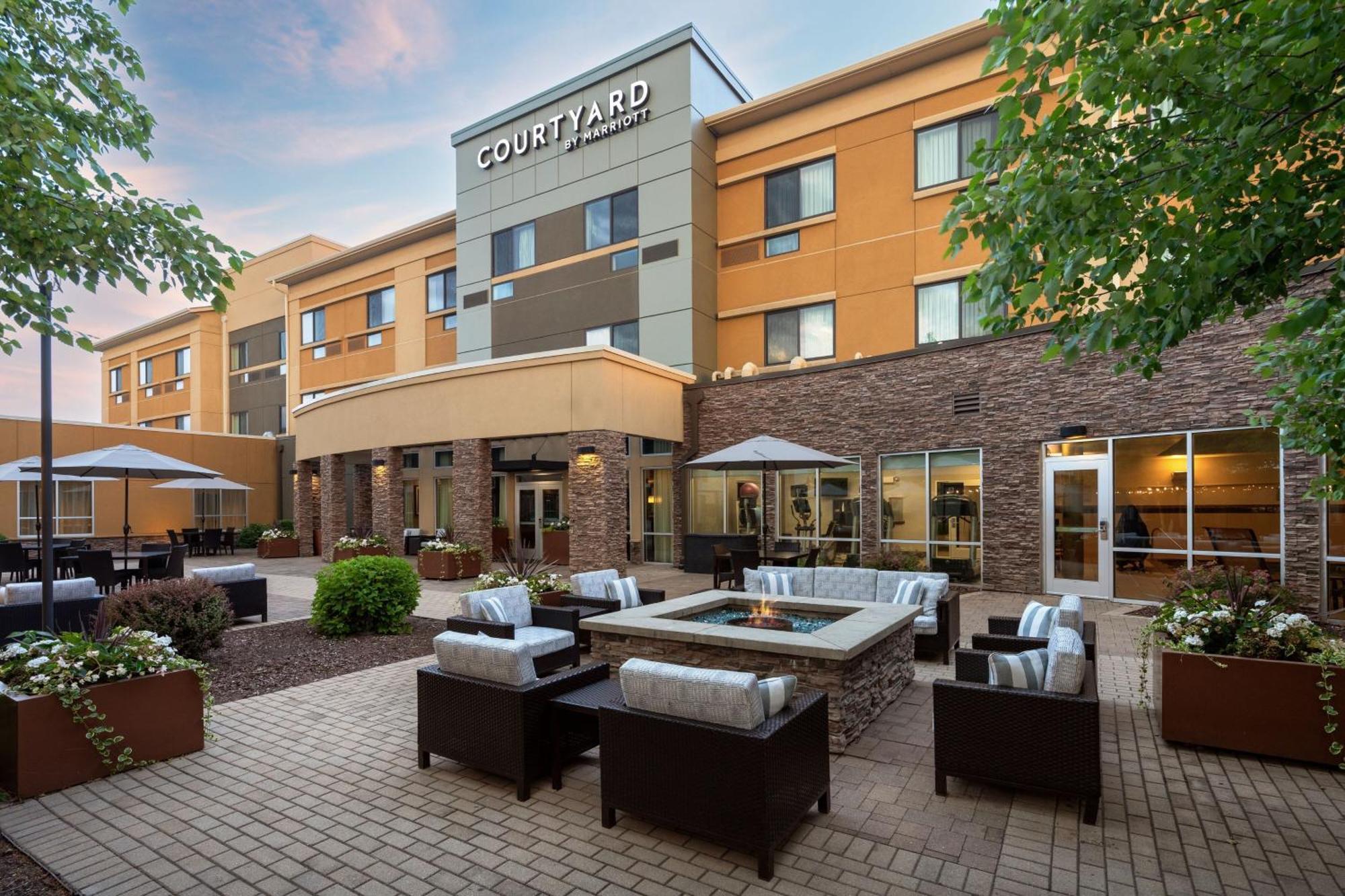 Courtyard Mankato Hotel & Event Center Екстериор снимка